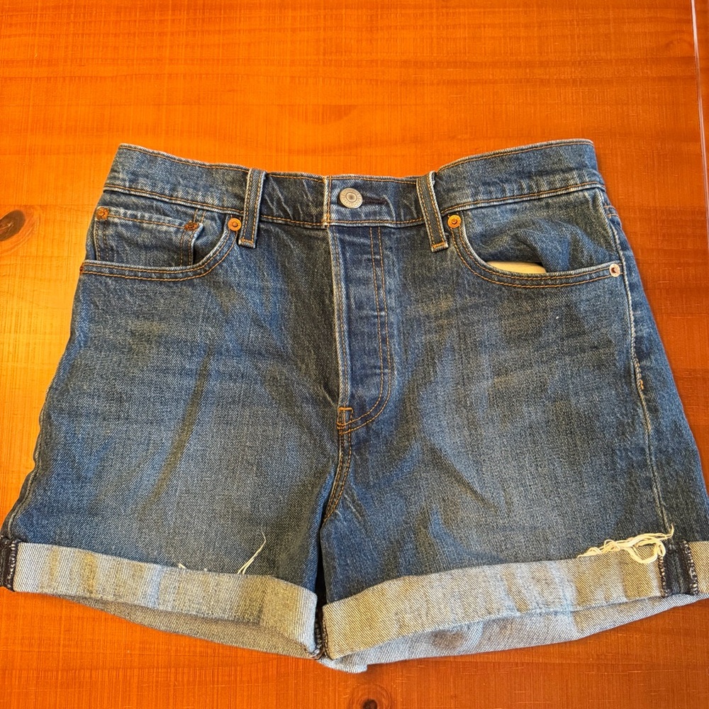 Levi's denim blue jean wedgie shorts women's size 29